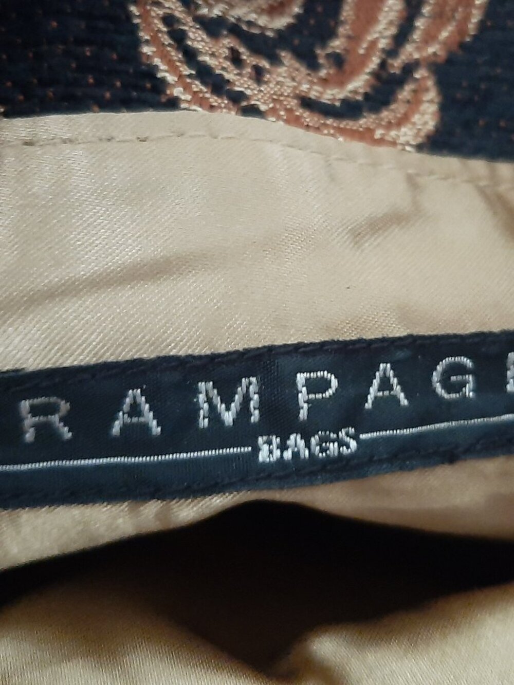 RAMPAGE BROCADE SHOULDER BAG - Picture 5 of 8